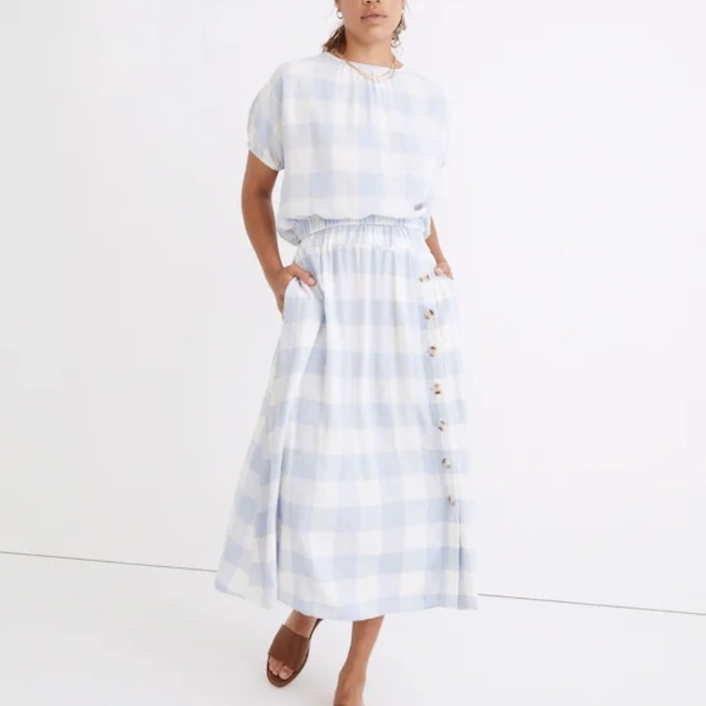 Madewell | Linen-Blend Side-Button Midi Skirt in Gingham Check - Picture 5 of 9